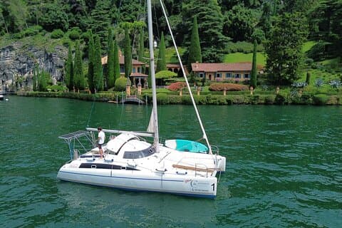 4-hour Catamaran Tour on Lake Como - Discover the Villas