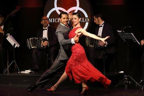 Michelangelo Tango Dinershow met optionele Vintage Busrit