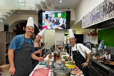 Cours de cuisine authentique à Hoi An avec un chef professionnel en petit groupe