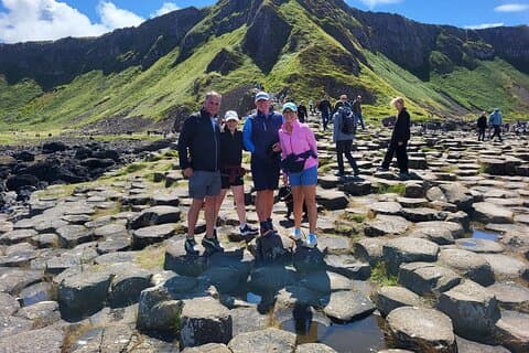 Hoteller i nærheden af Belfast & Giants Causeway Luxury Mercedes Private Tour for 6 pax