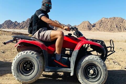 Deserto di Sharm: safari in quad e esperienza del tè nel villaggio beduino
