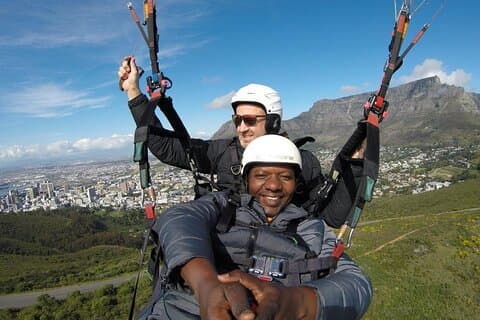 Halve dag tandemparagliding en wijnproeverij in Kaapstad