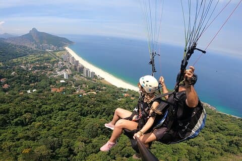 Paraglidingflyvning i Rio de Janeiro