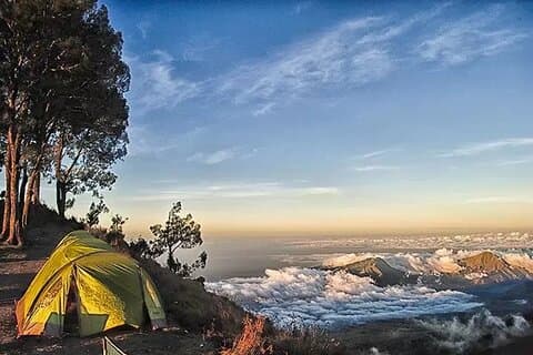 Hotell i nærheten av Mount Rinjani Trekking 3D2N via Sembalun