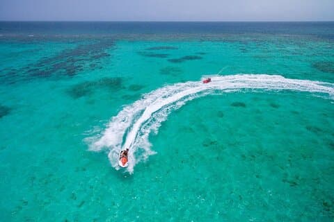 Jet Ski Adventure till Split Rock, Pirates Cove, Iguana Bay Cay