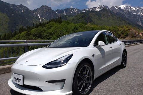 Explore Takayama and Shirakawa Tesla Tour with Accommodation