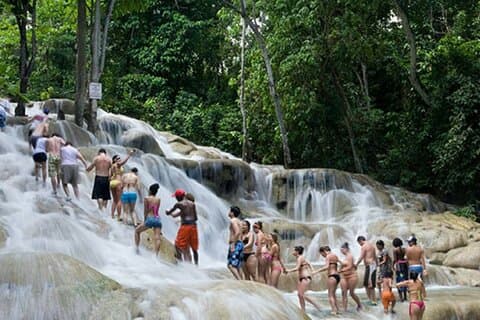 Ultimate Dunn's River Falls caminata y nadar y maravilla natural