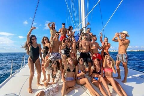 Catamaran met snorkel- en noordstrand, Isla Mujeres