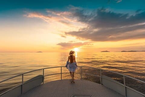 Luxury Phi Phi Sunset: Maya & Maiton Speed Catamaran