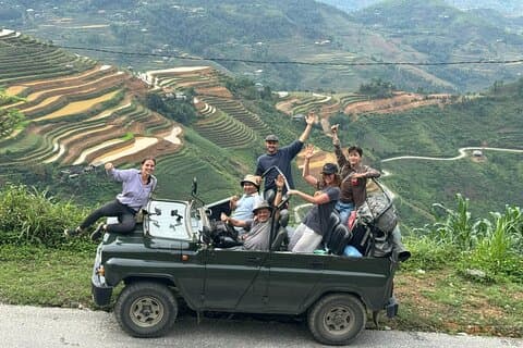 Ha Giang Army Open Air Jeep 2 dias Saia do caminho beanten