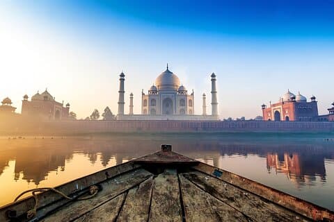 Taj Mahal Tour by Gatiman from Delhi