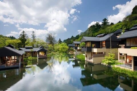 Tokio: excursión de un día a Karuizawa, Hoshino Resorts y el santuario del glaciar