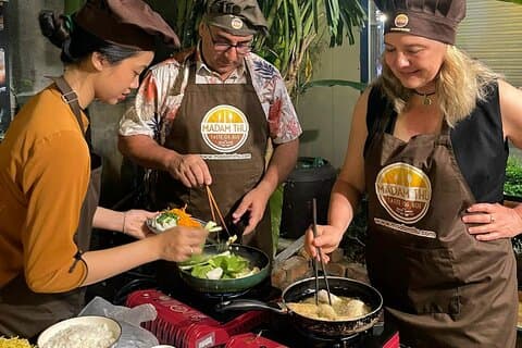 マダム・トゥーによるフエ料理教室 最高の料理体験