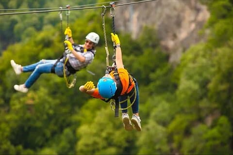 Privat rundtur till Dilijan-staden, Haghartsin-klostret, Yell Extreme Park