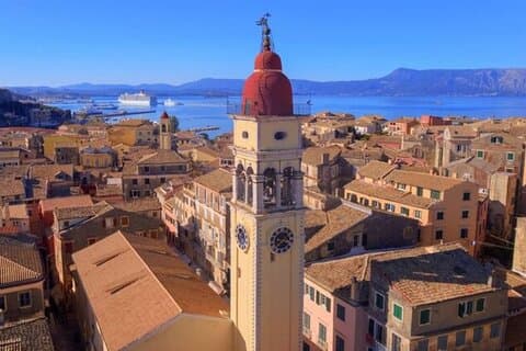 パレオカストリッツアと旧市街を訪れるデラックスコルフ島寄港地観光