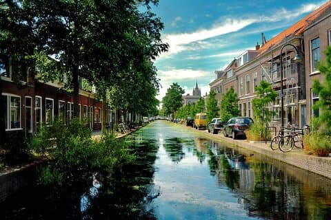 90 minutter Self Guided Walking Tour med puslespil i Delft