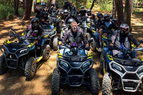 プライベート コムナ 13 と ATV での冒険を発見