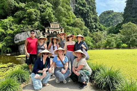 Top NinhBinh-tur fra Hanoi Oplev højdepunkterne med Limousine