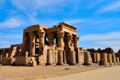 Edfu und Kom Ombo Tempel Tagestour mit dem Auto mit Mittagessen