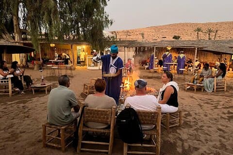Safari Dromadaire et Dîner Spectacle dans le Désert d'Agafay