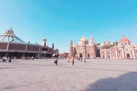 Guadalupe-basilikaen. Mexico by. Vandringstur