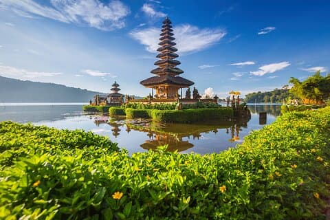 Munduk: trekking nella giungla di Tamblingan, cascata, tempio Ulun Danu