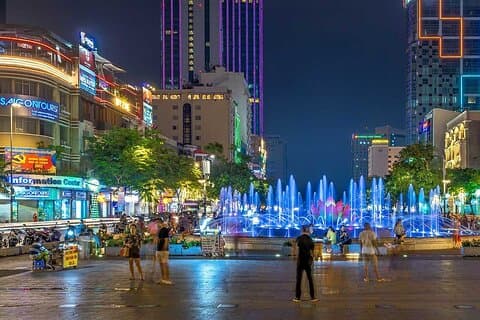 Nattvandring ved Saigon Central, Nguyen Hue, Operahuset