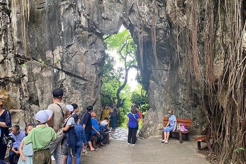 Visite des montagnes de marbre, de la statue de la Vierge Bouddha et de la grotte d'Am Phu