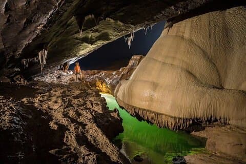 Paradise Cave 4km Exploration & Adventure Tour