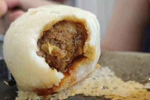 Sheng Jian Bao de carne de res al curry, bollos fritos en sartén con el chef Yin