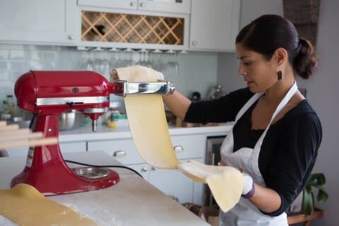 Elaboración práctica de pasta milanesa con un chef local + vino