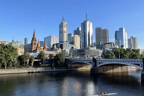 Spaziergang auf dem Naturpfad des Yarra River
