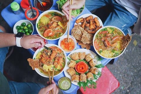 Private Hanoi Old Quarter Street Food Tour with Student Guide