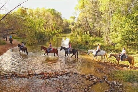 Sedona rideturer på Dead Horse Ranch med River Crossing