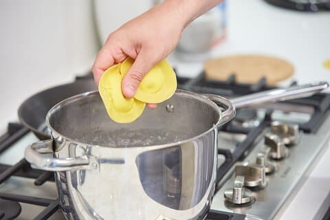 Aprende a cocinar pasta y postres italianos con un chef local
