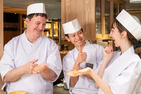 Tokyo 6 timers privat guidet tur og sushifremstilling og Sake-parring