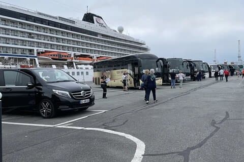 ル・アーヴルまたはオンフルールのクルーズ船到着後、ホテルまで送迎