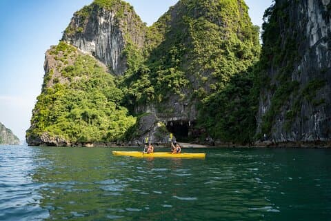 3-Day Cruise Tour to Halong Bay and Lan Ha Bay from Ha Long