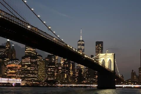 Expérience en soirée entre vues et boissons de Manhattan à Brooklyn