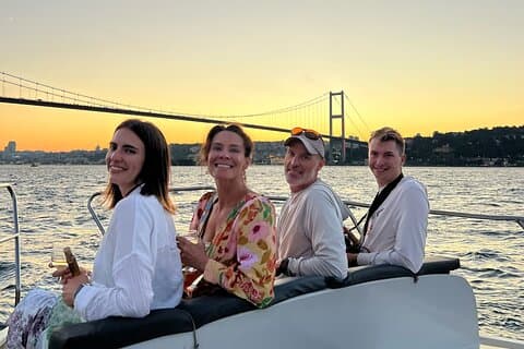 Istanbul Sunset Cruise med luksusyacht på Bosporus