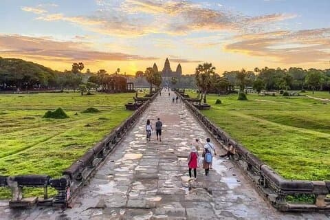 Heldagstur Angkor Wat Sunrise og Siem Reap templer