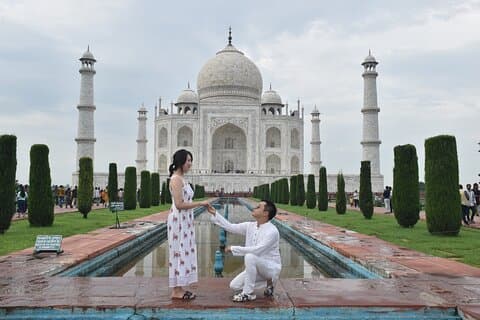 LOCAL Agra :Taj Mahal Sunrise / Sunset Private Tour by Car