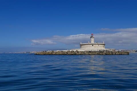 Lisbon: Speedboat adventure to Bugio
