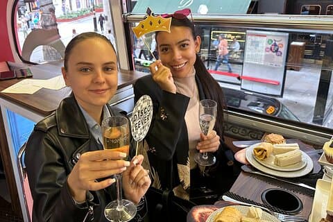"Here We Go Again" London Nachmittagstee Bus