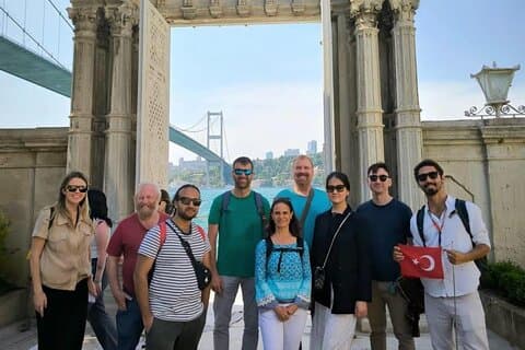 Explore o lado asiático de Istambul com um guia turístico local