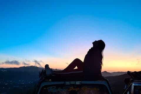 Privat Jeep Sunrise Volcano & Black Lava Tour