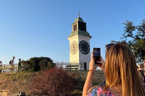 Passeio pelo centro da cidade de Novi Sad e pela fortaleza de Petrovaradin