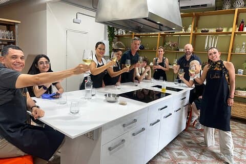 Tapas & Paella madlavningskursus i Madrid med en professionel kok