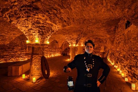 Prags spøgelser, legender, middelalderundergrunds- og Dungeon-tur