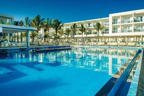Aeropuerto de Montego Bay y servicio de traslado privado Riu Reggae